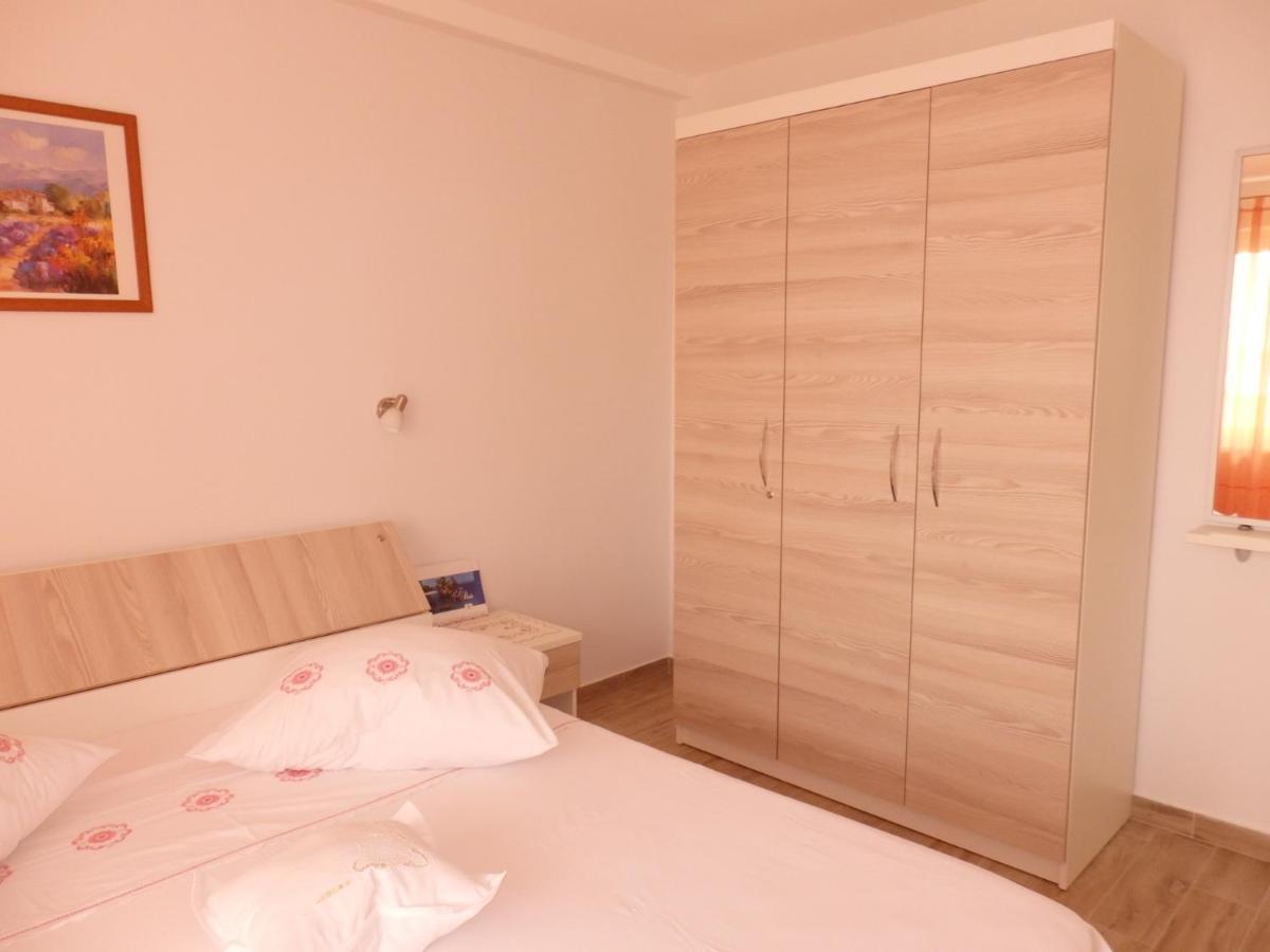 Apartmani Stipan Brela Ngoại thất bức ảnh