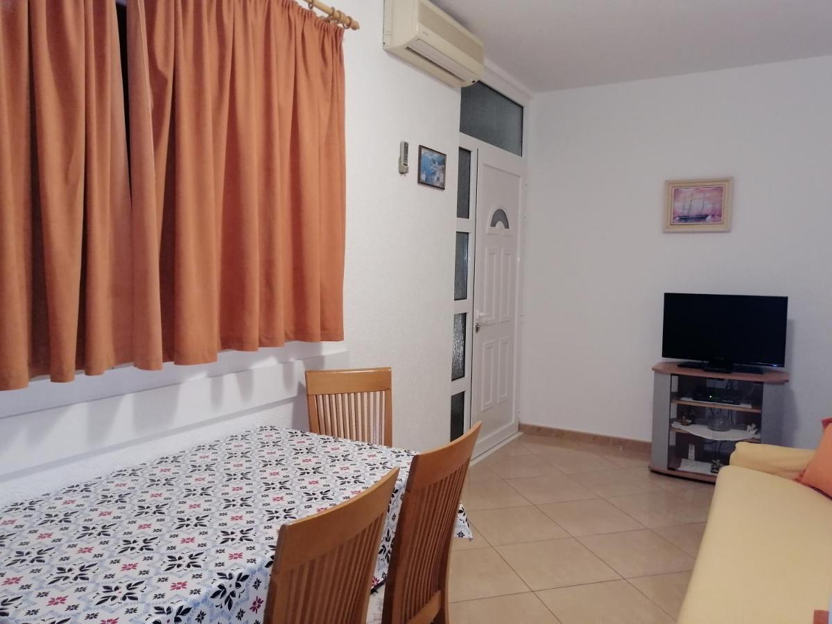 Apartmani Stipan Brela Ngoại thất bức ảnh