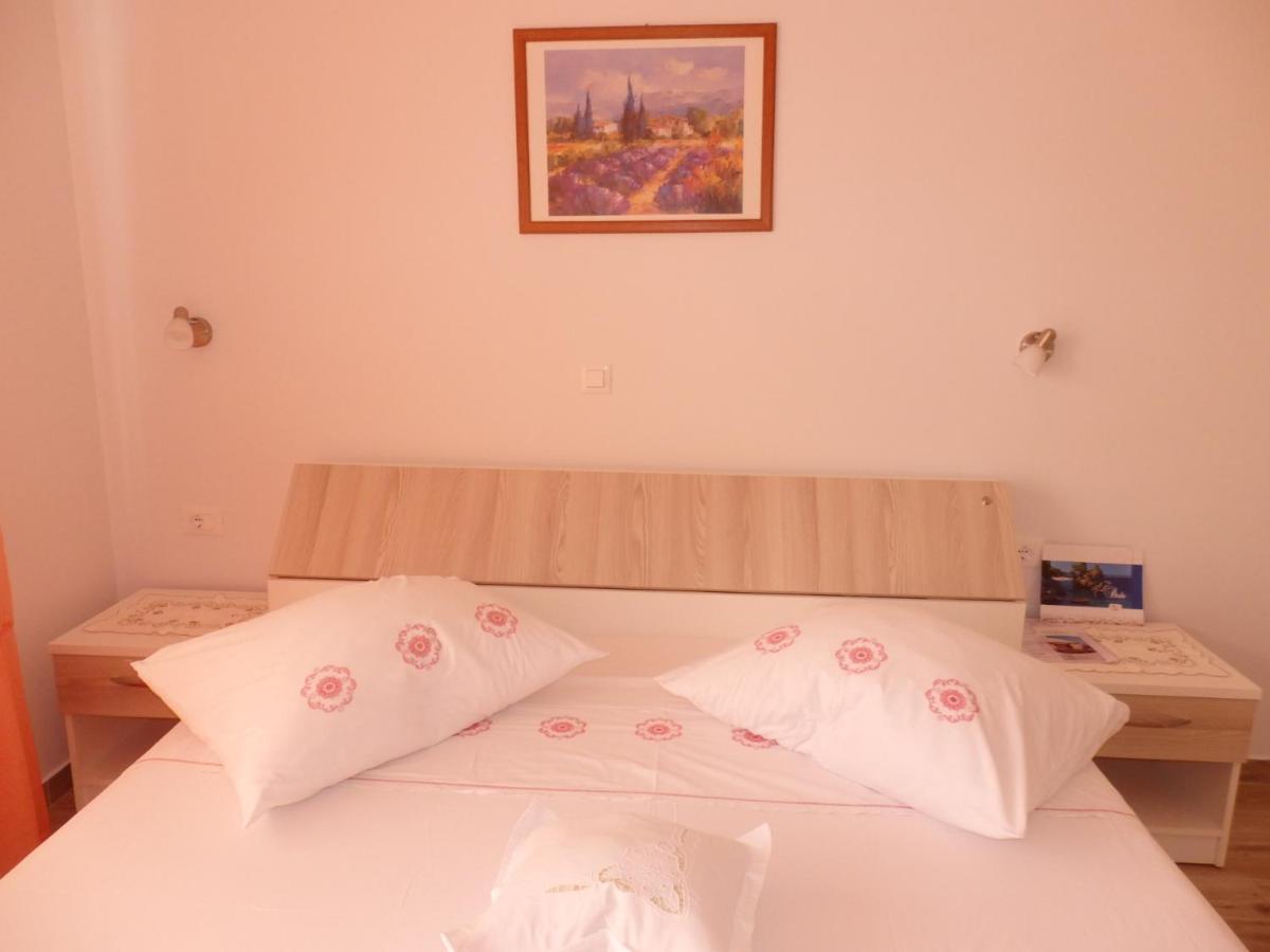 Apartmani Stipan Brela Ngoại thất bức ảnh