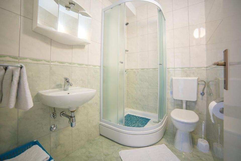 Apartmani Stipan Brela Ngoại thất bức ảnh
