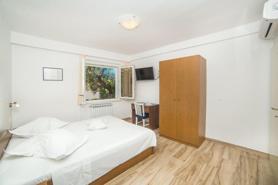 Apartmani Stipan Brela Ngoại thất bức ảnh