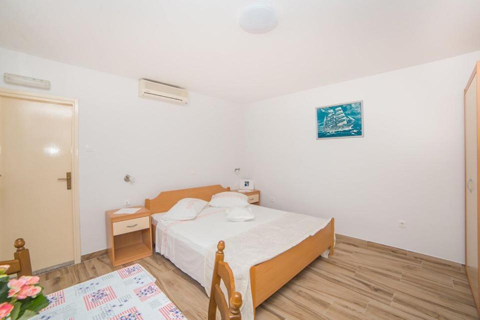 Apartmani Stipan Brela Ngoại thất bức ảnh